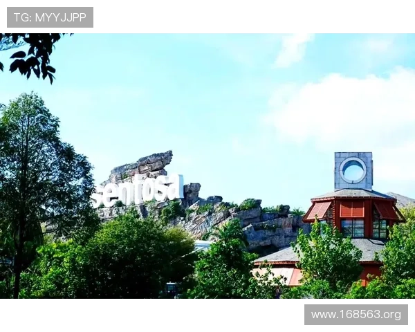 探索圣淘沙：新加坡著名旅游胜地的英文介绍与攻略